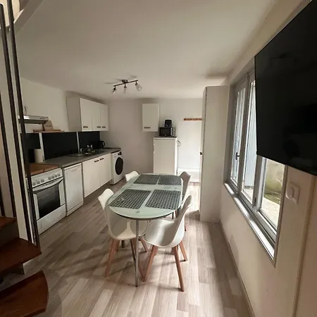 Duplex T4, Canal, In Town